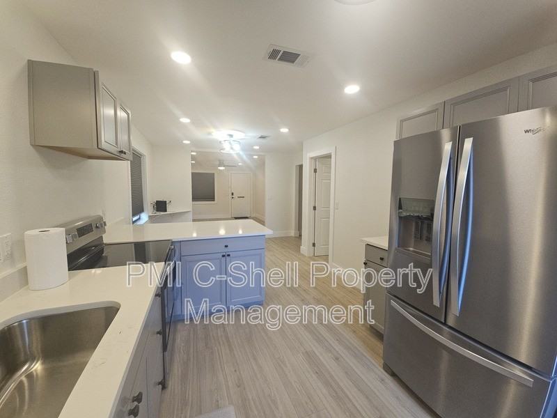 913 W Hernandez St - Photo 4 of 16