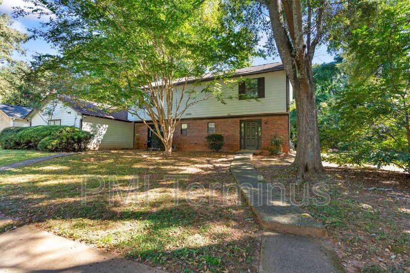 5005 Hawthorne Ct Se #1 - Photo 3 of 30