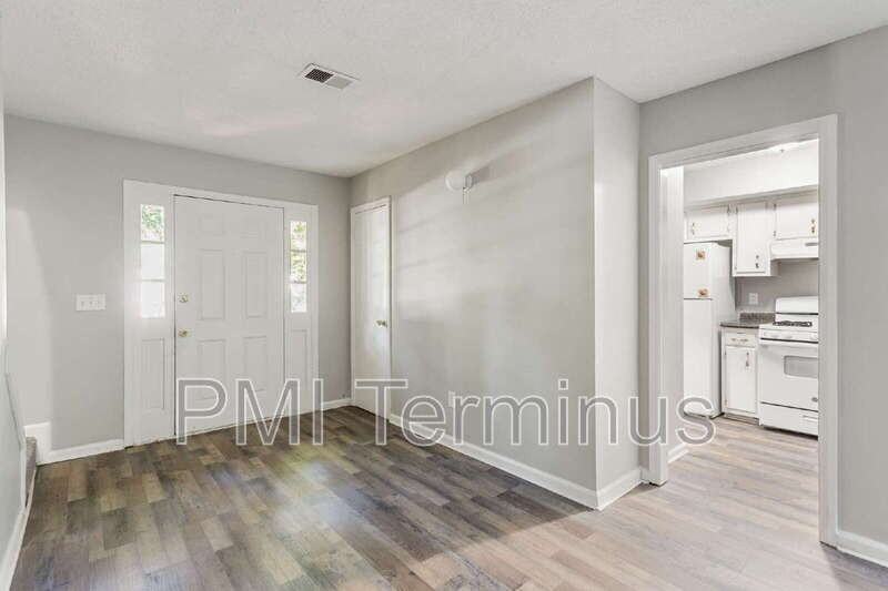 5005 Hawthorne Ct Se #1 - Photo 5 of 30