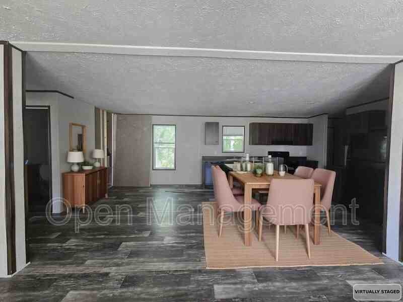 16 English Village Park - Photo 2 of 10