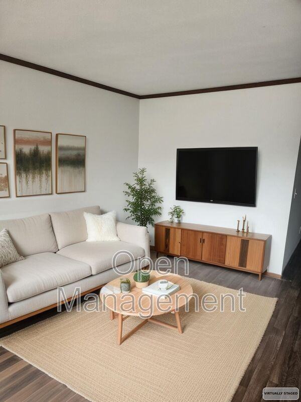 511 E 1st St - Photo 4 of 16