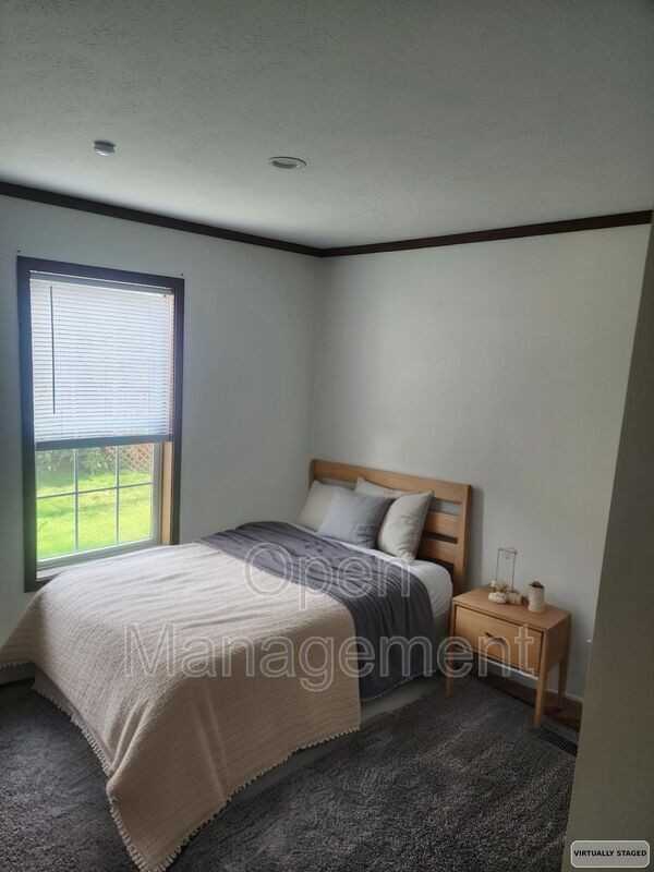 511 E 1st St - Photo 5 of 16