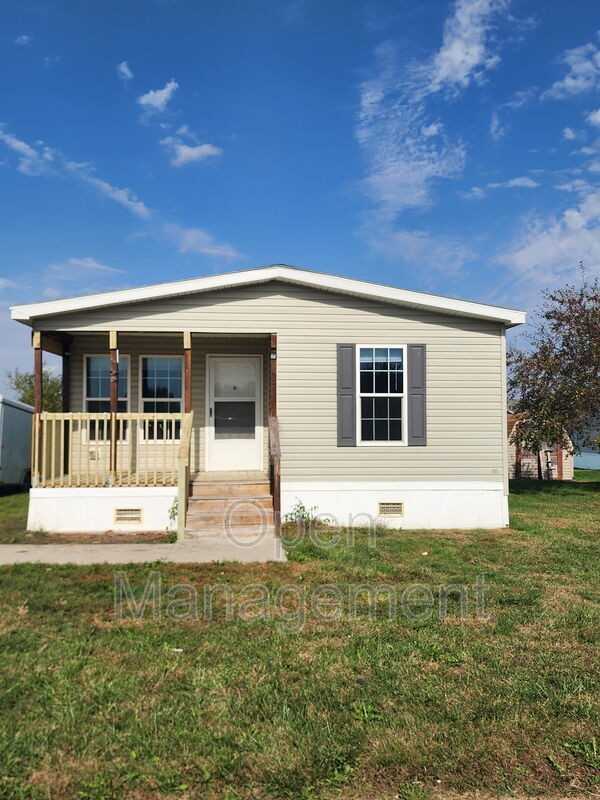 511 E 1st St - Photo 6 of 16