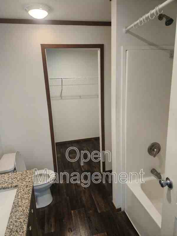 511 E 1st St - Photo 7 of 16