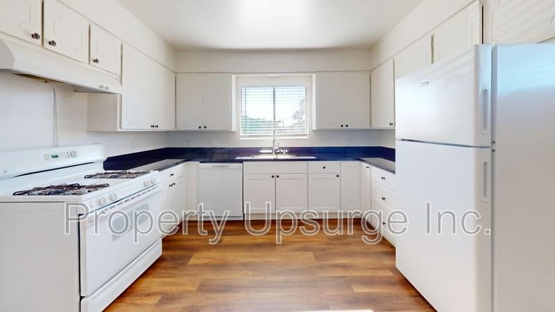 415 Lake Blvd - Photo 2 of 9