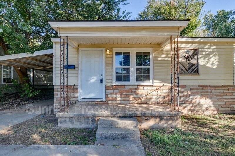 3933 Sw 24th St - Photo 2 of 10