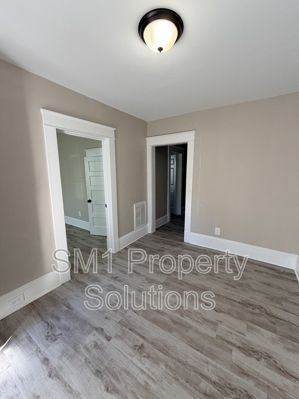713 Martin Luther King Jr Dr - Photo 3 of 8