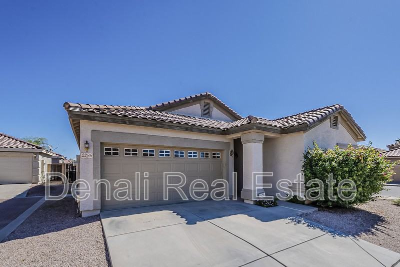 2286 Peachtree Drive - Photo 2 of 32