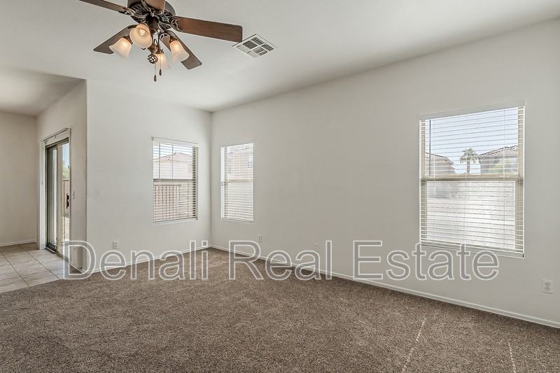 2286 Peachtree Drive - Photo 3 of 32