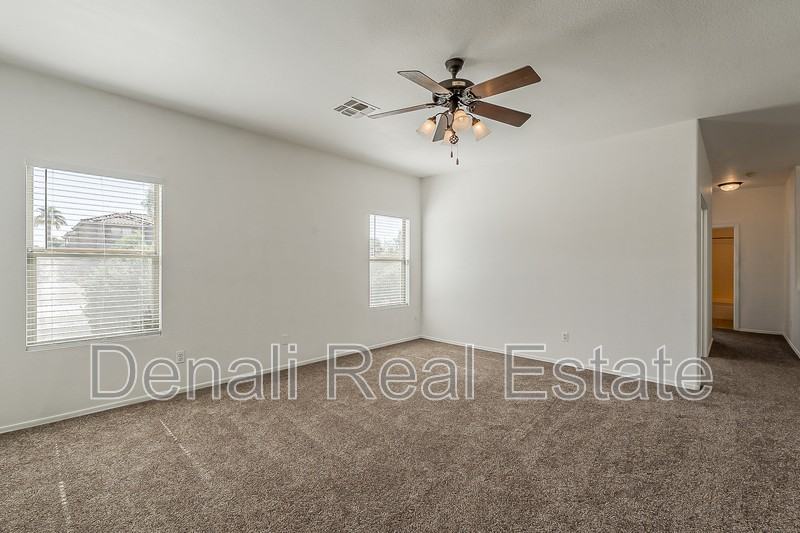 2286 Peachtree Drive - Photo 6 of 32