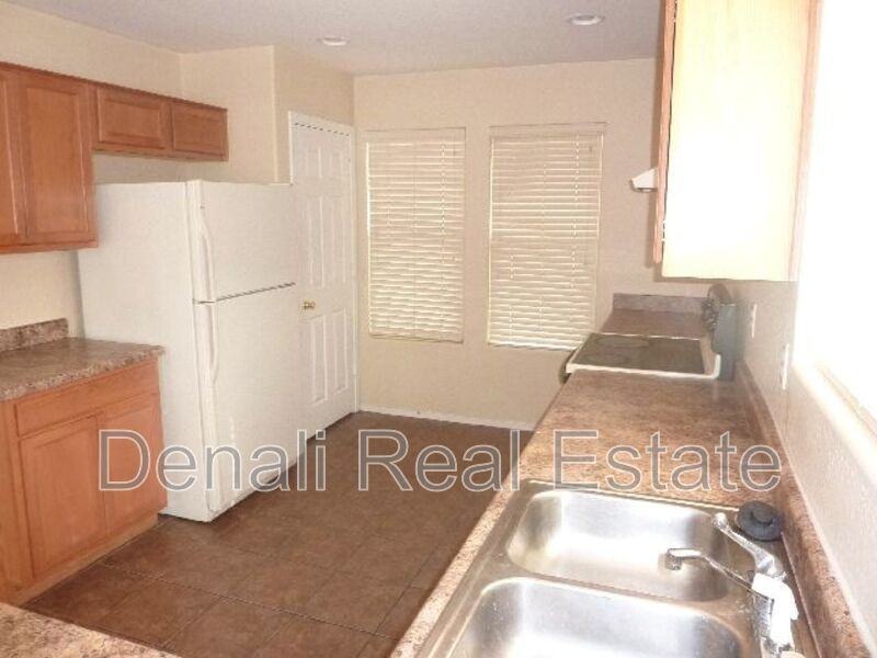 3426 S 72nd Ln - Photo 5 of 12