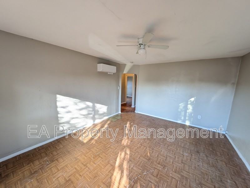 542 Alvarado Dr Se - Photo 2 of 17