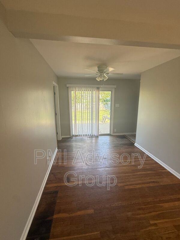 1414 Sw 32nd St - Photo 4 of 12