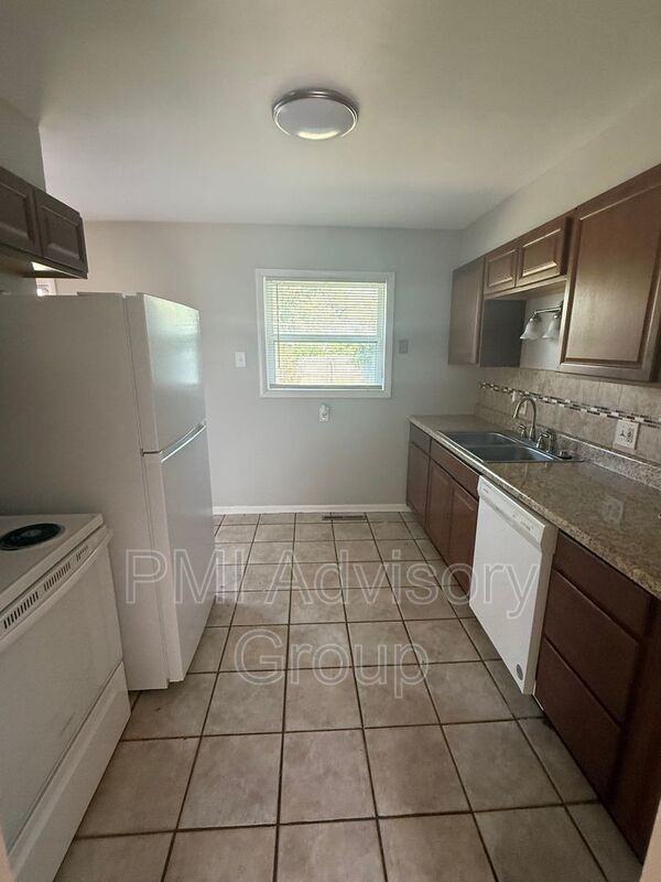 1414 Sw 32nd St - Photo 6 of 12