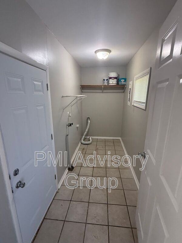 1414 Sw 32nd St - Photo 7 of 12