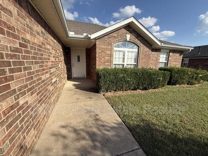 420 Spicewood Trl - Photo 4 of 20