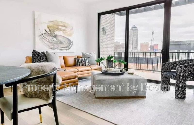 942 12th St - Photo 3 of 7