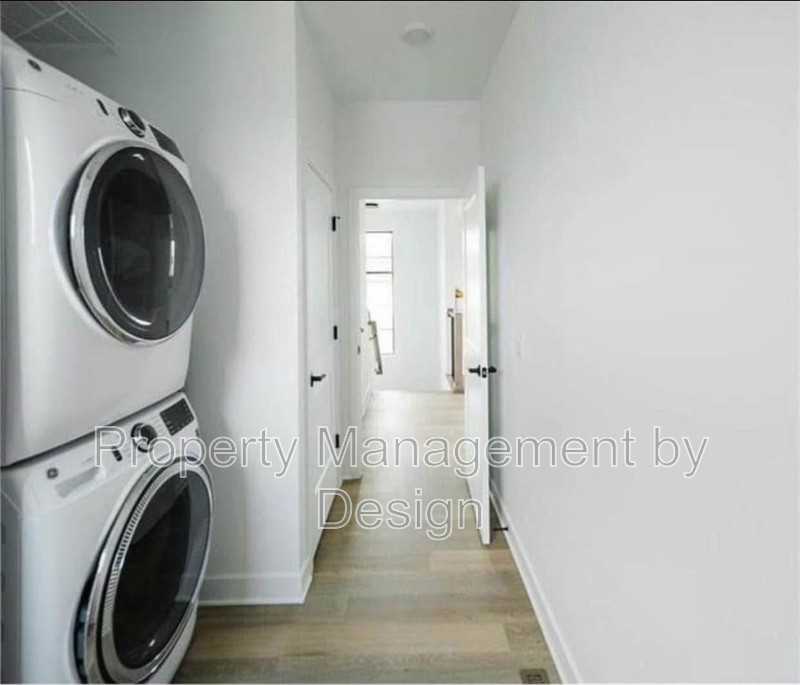 942 12th St - Photo 4 of 7