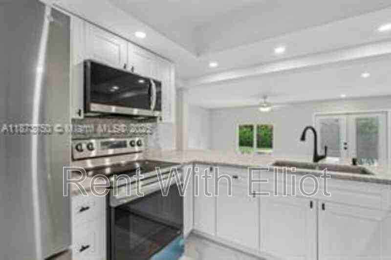 20 W Tropical Way - Photo 2 of 22