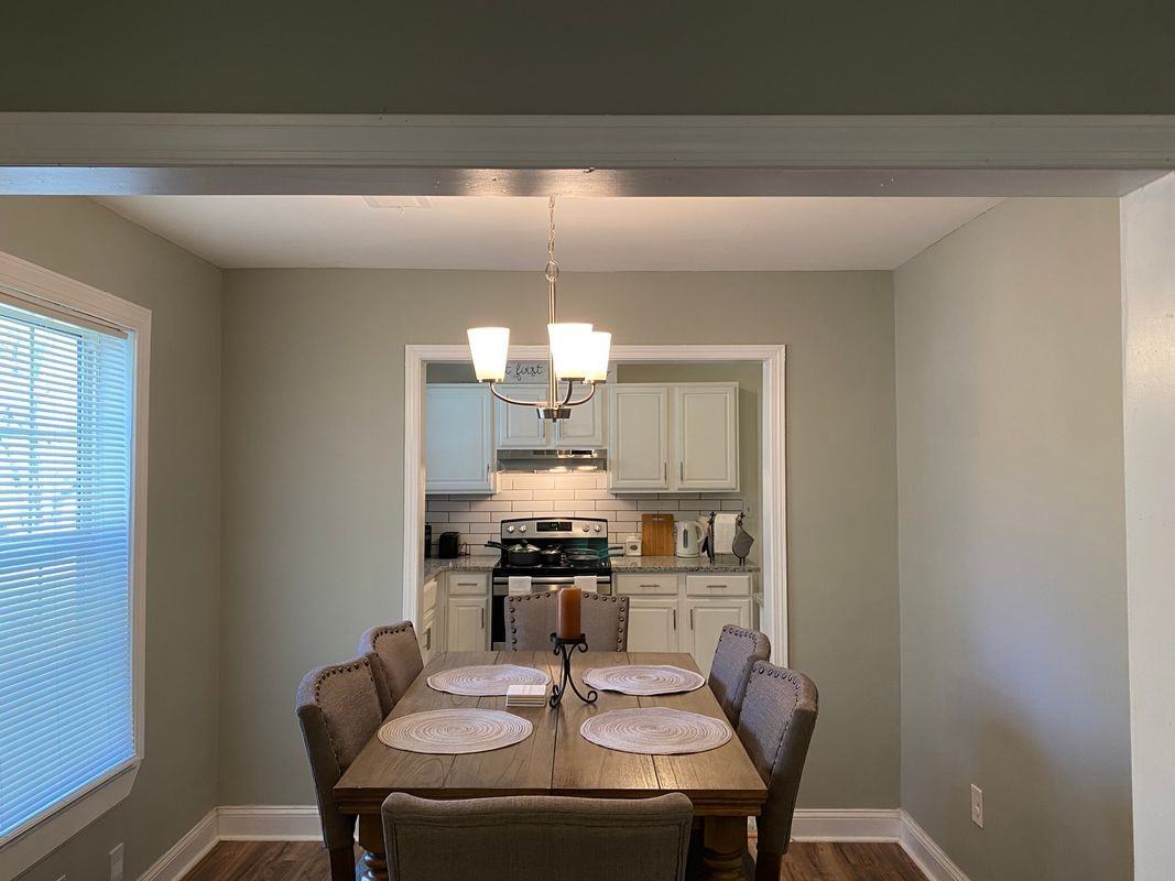 1094 Wyland Dr Sw - Photo 2 of 8