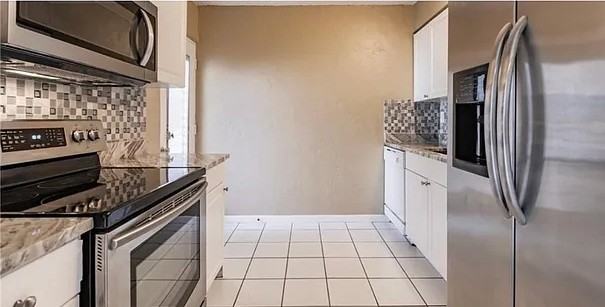 4923 Vincennes Ct #3 - Photo 5 of 12