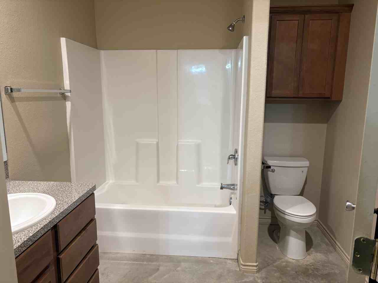 717 Renfro Dr #B - Photo 5 of 8