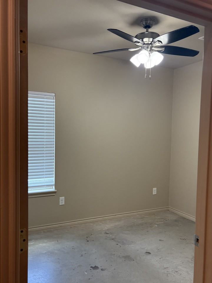 717 Renfro Dr #B - Photo 6 of 8