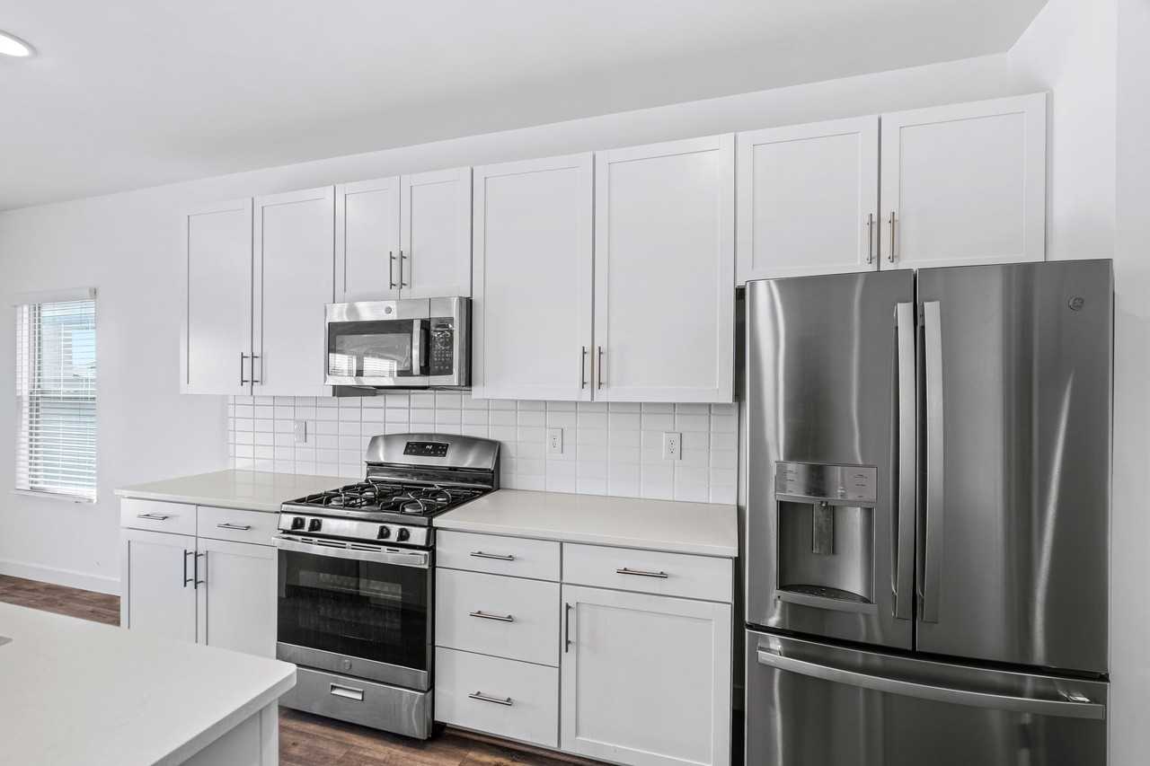 3023 W Bent Tree Dr - Photo 3 of 50