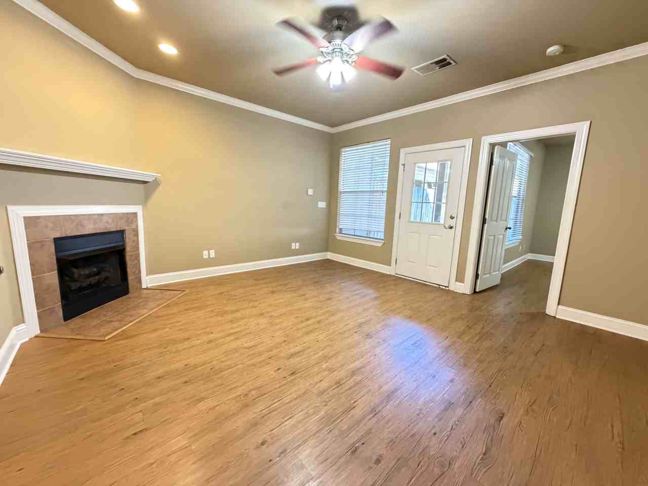 809 Summer Breeze Dr #302 - Photo 4 of 13