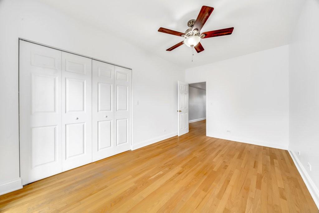 850 Howard Ave - Photo 3 of 6