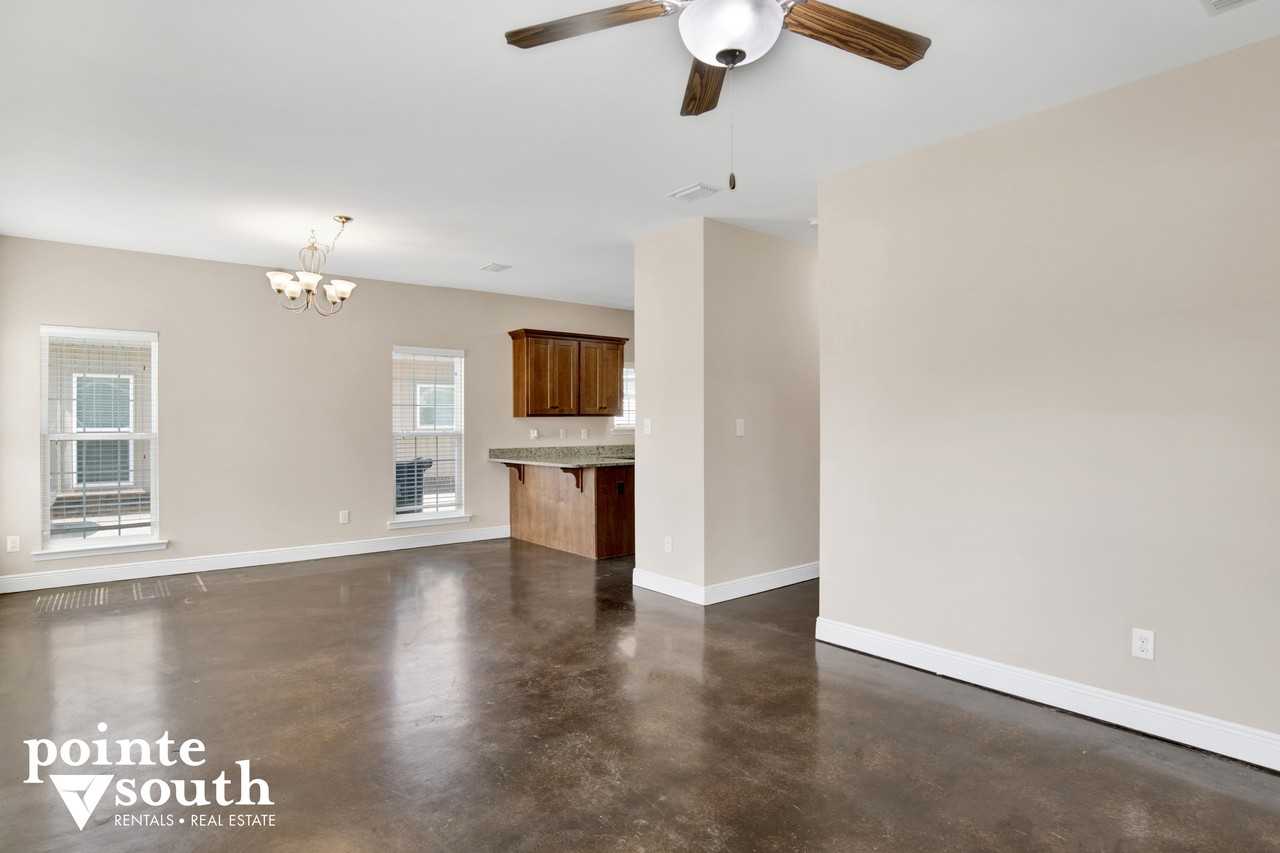 12919B Churchill Dr - Photo 6 of 25