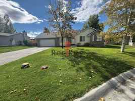 featured image of 176 Country Club Dr