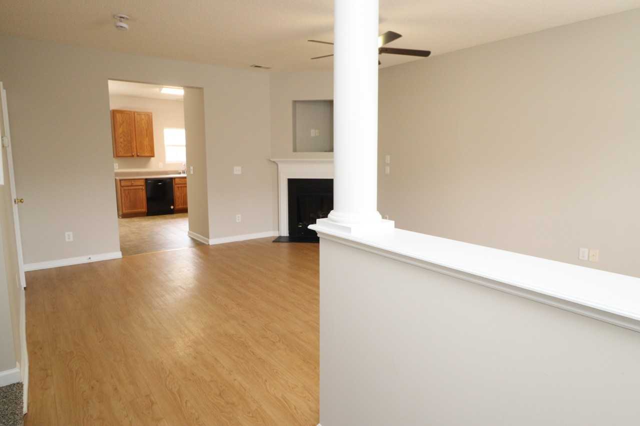 2812 Gross Ave - Photo 2 of 40