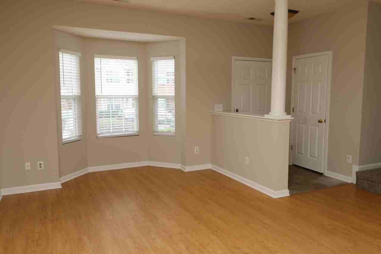 2812 Gross Ave - Photo 6 of 40