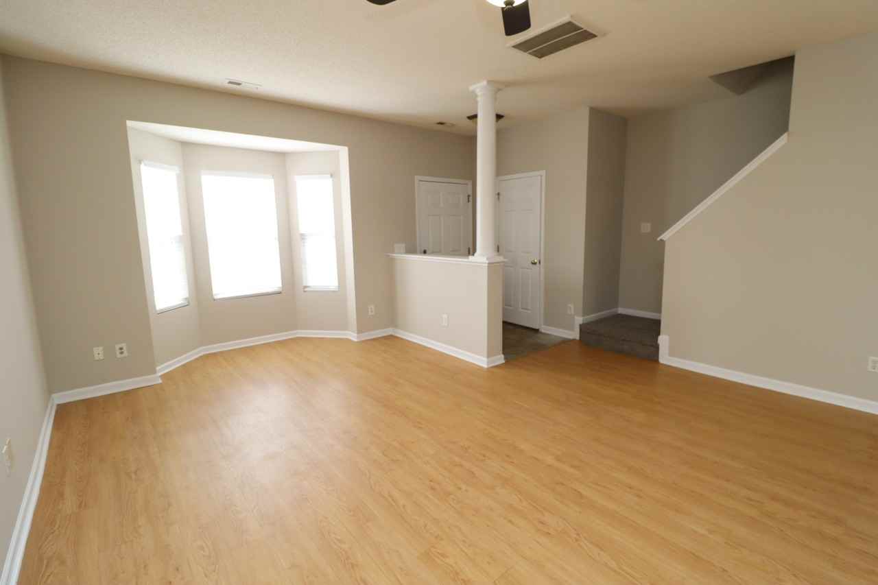 2812 Gross Ave - Photo 7 of 40