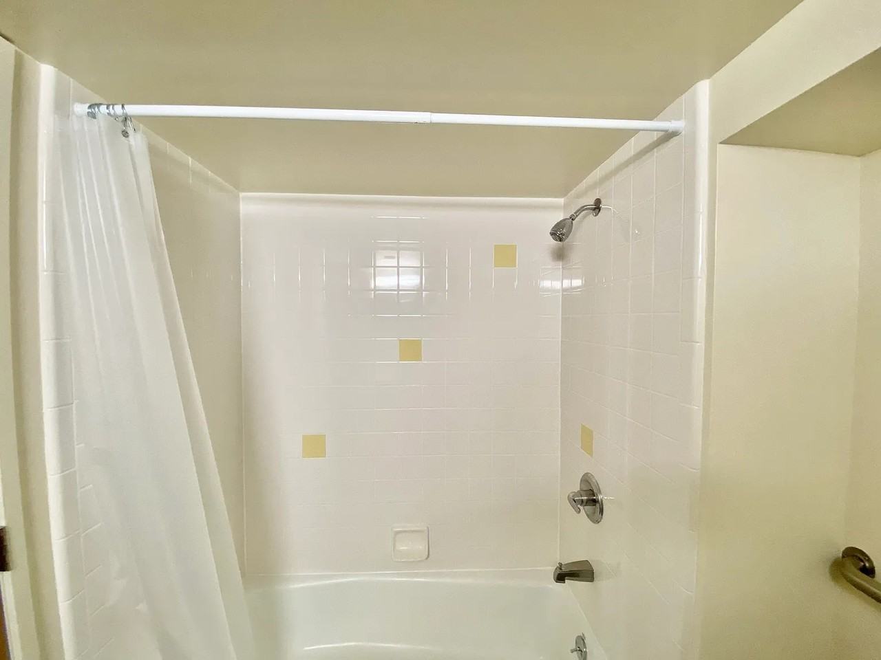 575 Harrison St - Photo 3 of 12