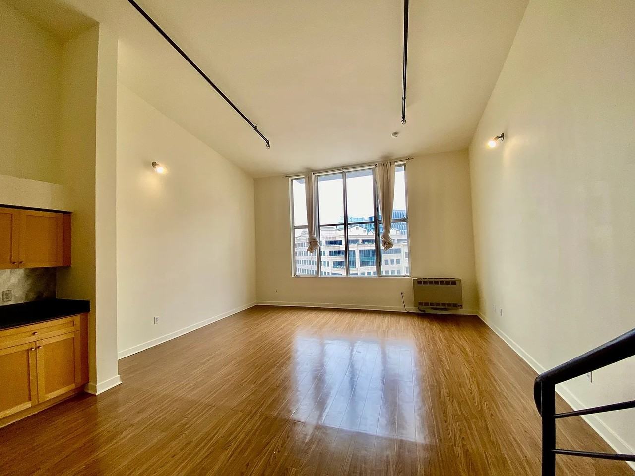 575 Harrison St - Photo 4 of 12