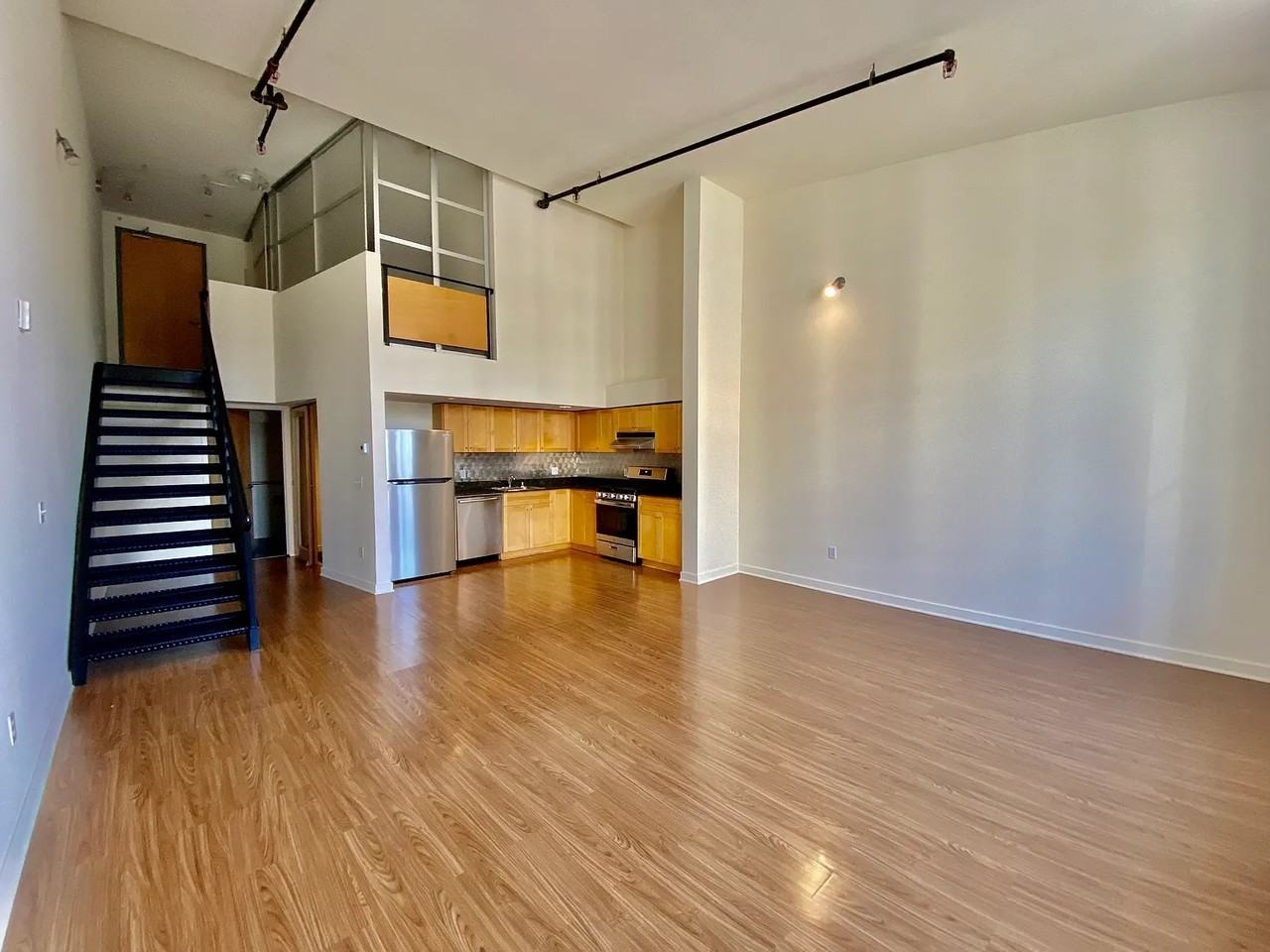 575 Harrison St - Photo 7 of 12