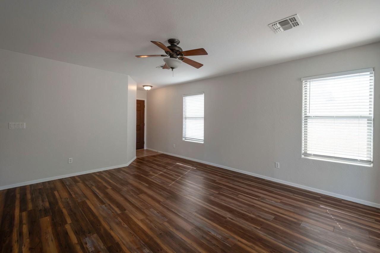 40502 N Glen Meadows Ln - Photo 5 of 23