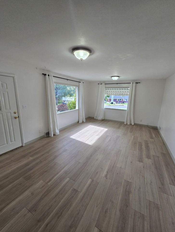 780 41st Street - Photo 3 of 12