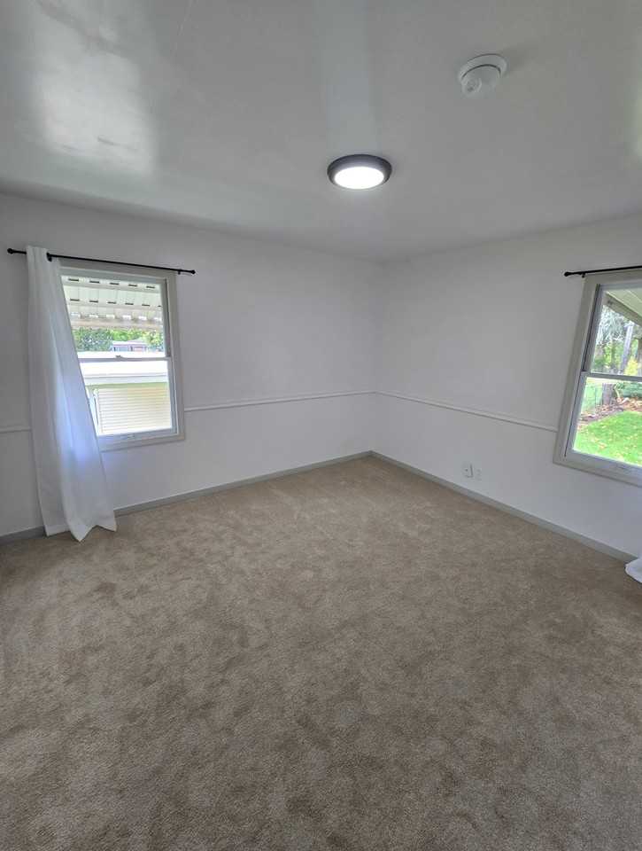 780 41st Street - Photo 6 of 12