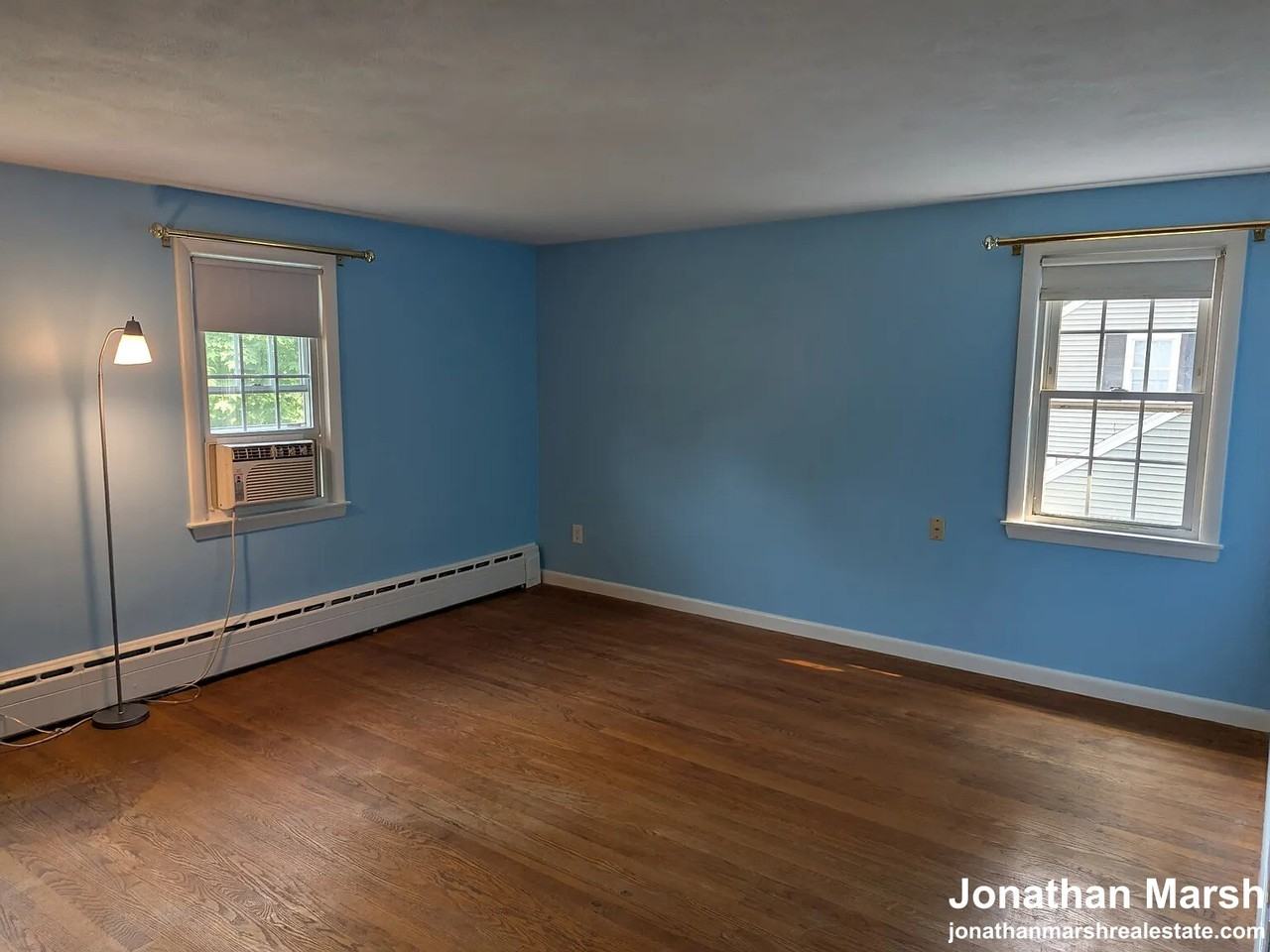 136 Burbank Rd - Photo 3 of 13