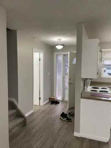 17053 100 St Nw - Photo 3 of 24