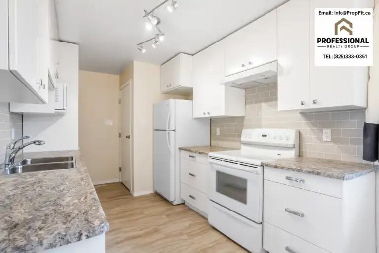 10417 166 St Nw - Photo 3 of 19