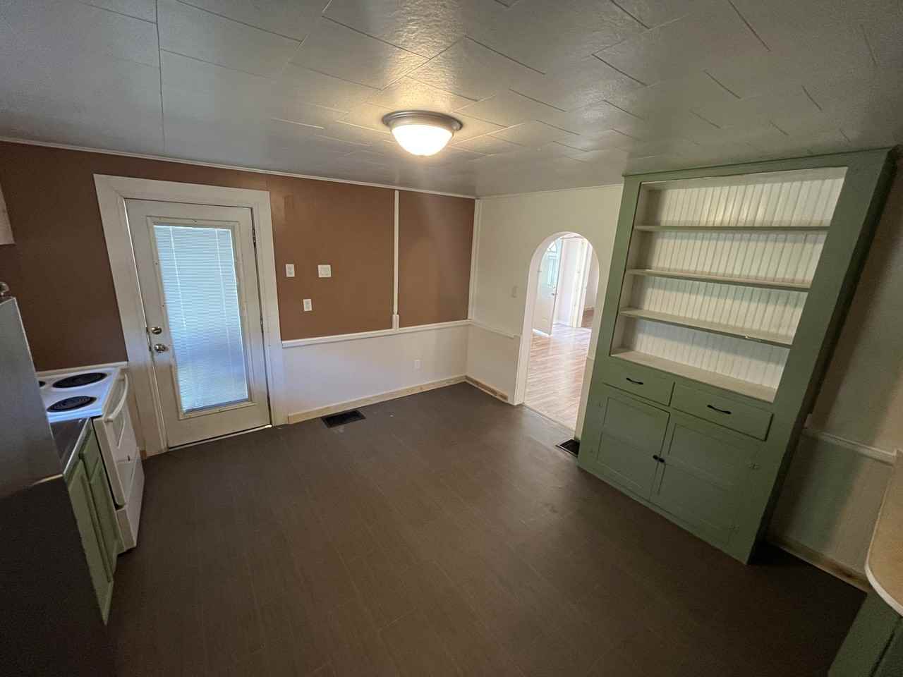 425 Bryant Ave #NA - Photo 5 of 15