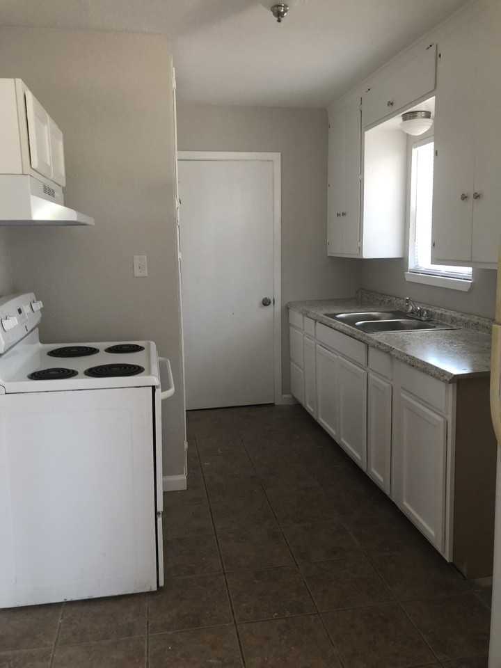 826 Hancock Ave #1 - Photo 5 of 5