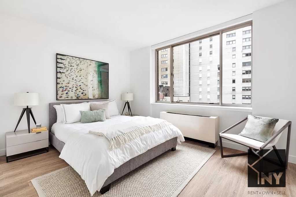 Wall St #1213 - Photo 5 of 14