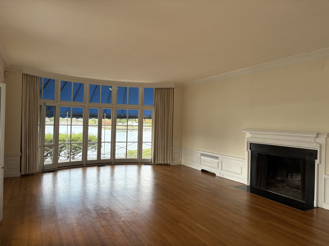 700 Steamboat Road - Photo 5 of 22