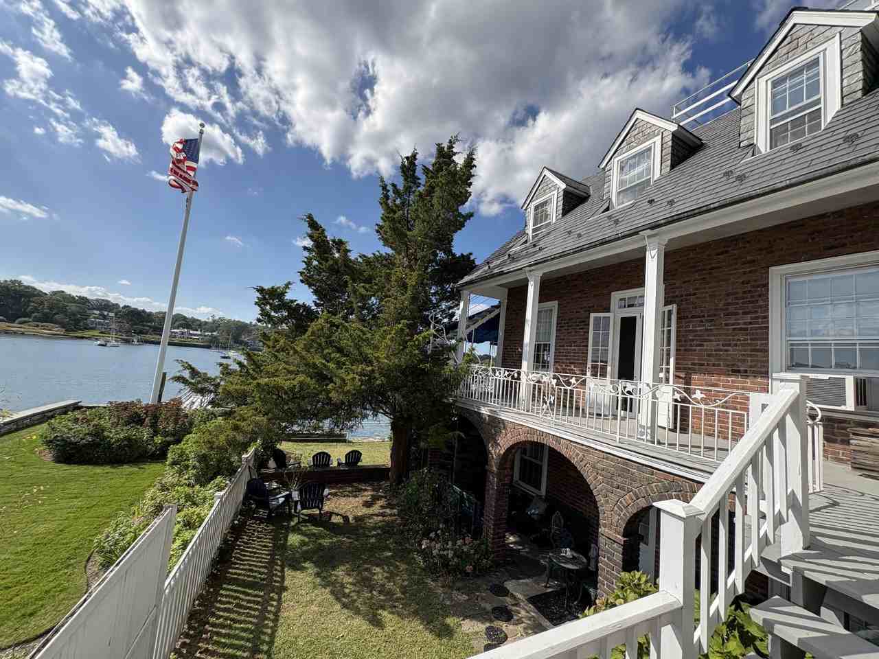 700 Steamboat Road - Photo 3 of 28