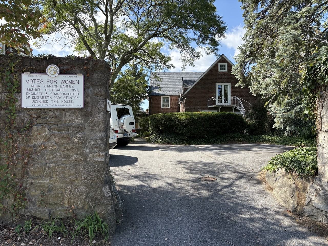 700 Steamboat Road - Photo 4 of 28